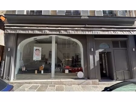 location commerce paris 75008 99m²