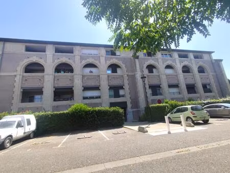 avignon extra-muros proche remparts - appartement 3 pièces avec terrasse  parking