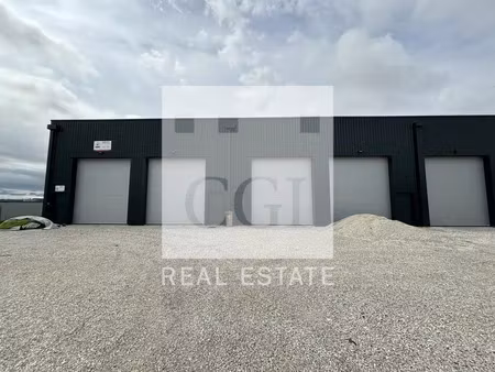 location commerce 137 m² à villefontaine (38090)