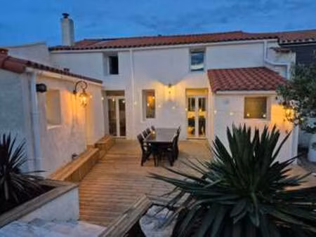 vente maison à saint-georges-de-pointindoux (85150) : à vendre / 180m² saint-georges-de-po