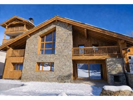 chalet exceptionnel de 5 chambres neuf exposé plein sud  au cœur des deux alpes