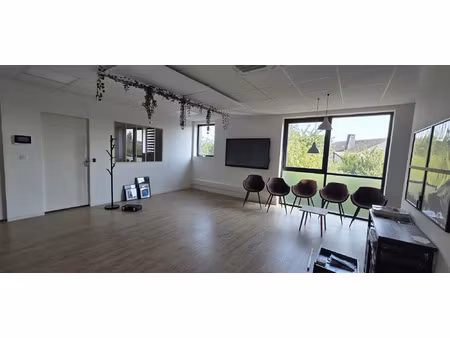 location bureau 168 m² à les ponts-de-cé (49130)