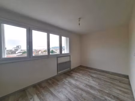 location appartement 7 pièces 17 m² à agen (47000)