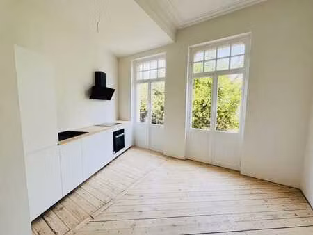 appartement rénové peb « d »