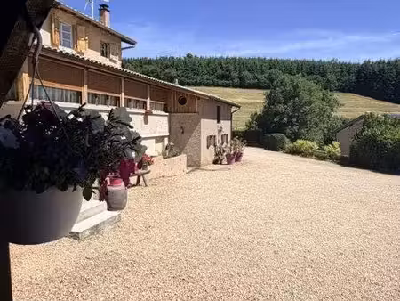 propriété de campagne magnifique à beaujolais – parfaite pour une utilisation équestre et.