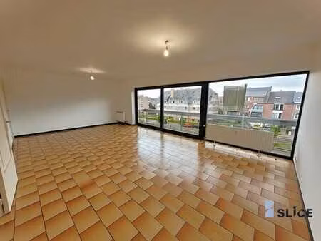 appartement 3 chambres récemment rafraîchi.