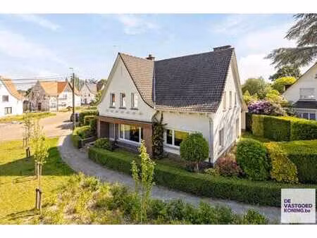 characterful home in a prime location in aarschot