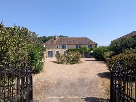 superbe manoir de 4 chambres avec piscine et suite d'invités