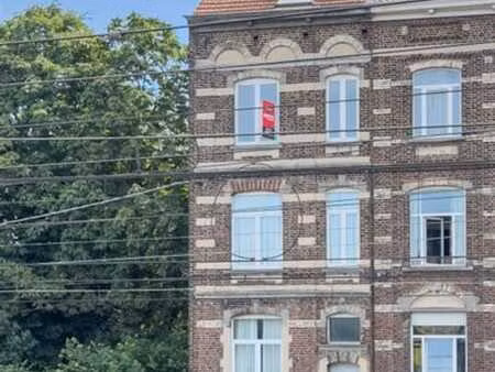 maison de maître aux beaux volumes et au grand potentiel