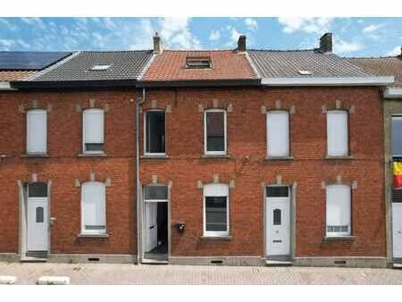 tubize - maison 3 chambres +/- 150m² avec jardin