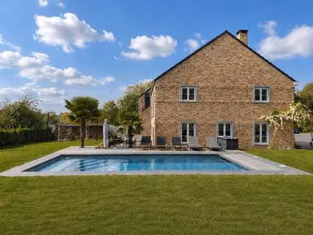 villa 3 façades contemporaine avec piscine – peb a