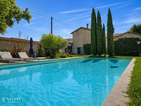 maison familiale avec piscine  parc paysagé et fort potentiel