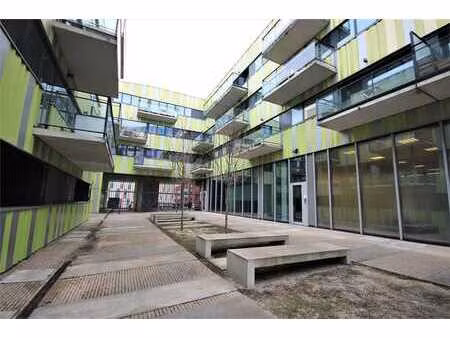 modern  instapklaar 2-slaapkamer appartement naast het st...