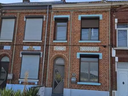 agréable maison deux façades avec grand jardin