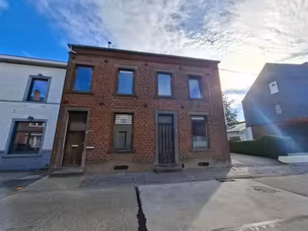 double maison avec garages et jardin
