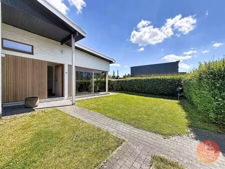 bungalow rénové  2 chs  jardin  garage