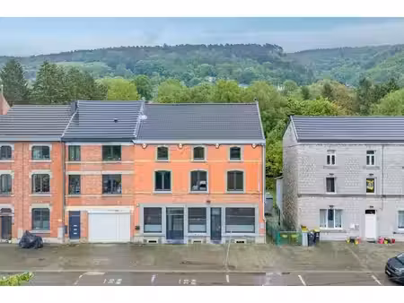 hamoir - à vendre -rez commercial et duplex avec jardin