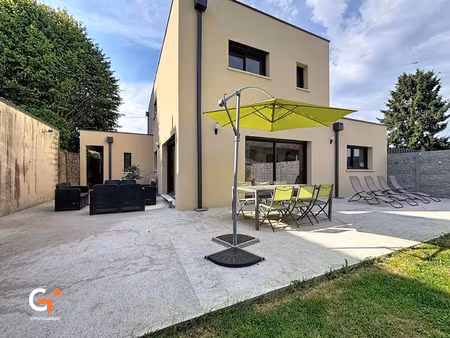 maison de luxe à vendre dans le quartier ouest
