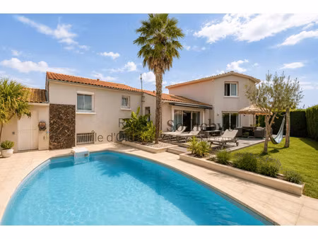 maison de luxe à vendre dans le quartier les villages