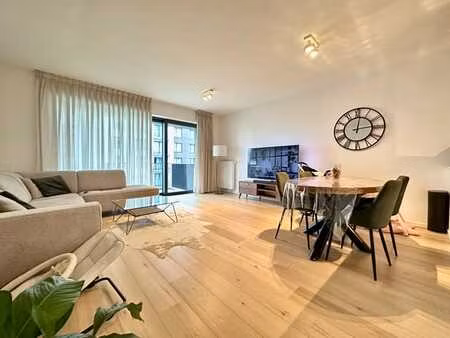 lumineux appartement 2 chambres avec terrasse