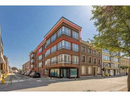luxe dakappartement (100m²) met 2 slaapkamers.