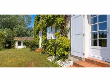 maison avec jardin les clouzeaux (85)