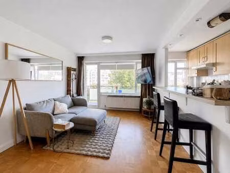 evere - appartement 1 chambre avec balcon et parking