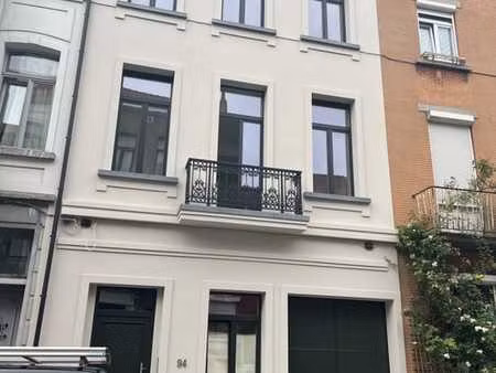 superbe 3 chambres avec grand terrasse en bois