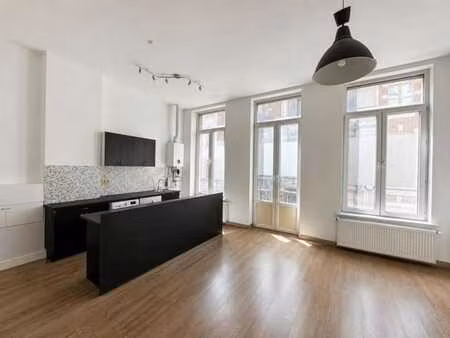 new ! louise - appt. 2ch. avec balcon