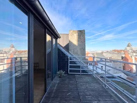 duplex avec terrasse et clim!