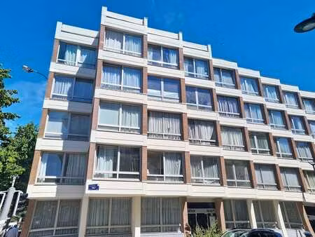 lumineux studio meuble de 21 m² pour a louer pour 1 an