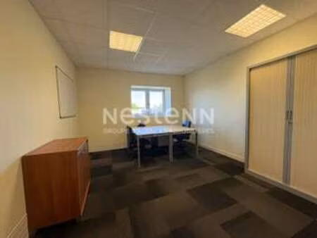 location bureaux et commerces à lamballe (22400) : à louer / 19m² lamballe