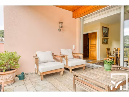 duplex de luxe à vendre dans le quartier le village
