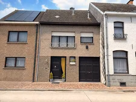 ruime gezinswoning op centrale ligging in brakel