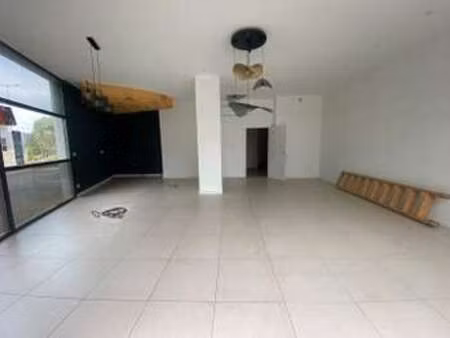 location bureaux et commerces à plomelin (29700) : à louer / 86m² plomelin