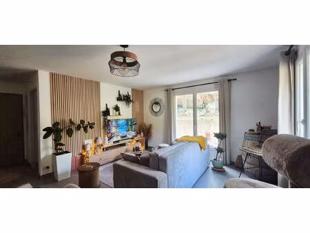 t2 + terrasse et jardin + parking