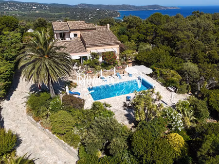 villa de luxe à vendre à cavalaire-sur-mer