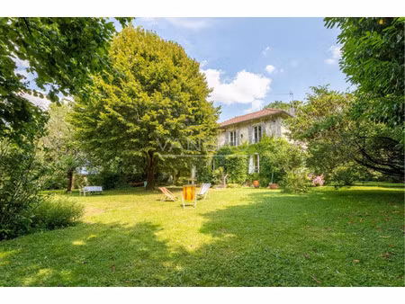 maison de luxe à vendre dans le quartier centre ville