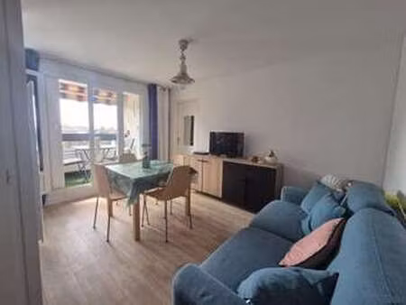 location appartement 2 pièces bord de mer à villers-sur-mer (14640) : à louer 2 pièces bor