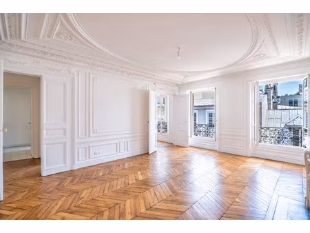 appartement de luxe à vendre dans le quartier trudaine-maubeuge