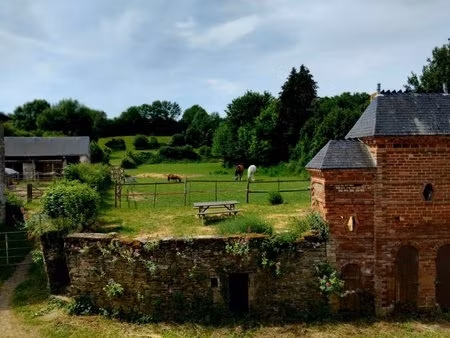 propriété   maison dépendances et sur 1.9 hectare de terrain