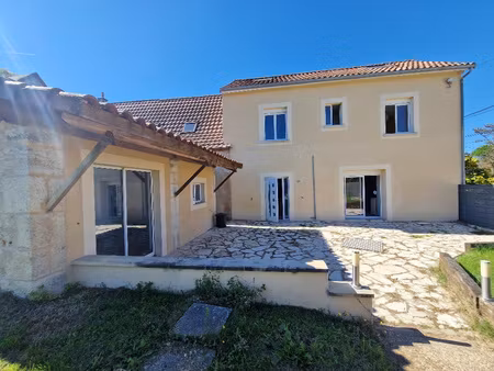 maison individuelle (env 88m2) avec un garage (non attenant)