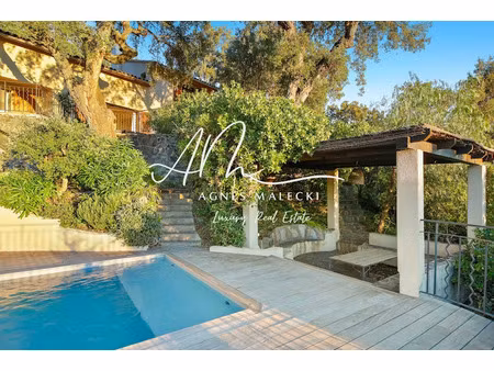 vente villa 8 pièces 160 m² à rayol-canadel-sur-mer (83820)  2 690 000 €