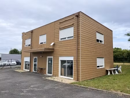 location local professionnel 200m² semoy 45400