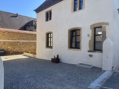appartement de caractere de 87 m2 situé au calme