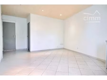 à louer – t1 bis de 31 10 m² – saint-martin-d’hères (avenue ambroise croizat)