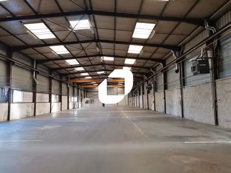 vente local d'activités 270 m² à 2 690 m²