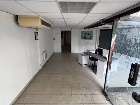 local professionnel - triangle-comédie - 65 5 m²