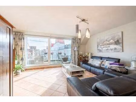 spacieux appartement en duplex bénéficiant avec terrasses