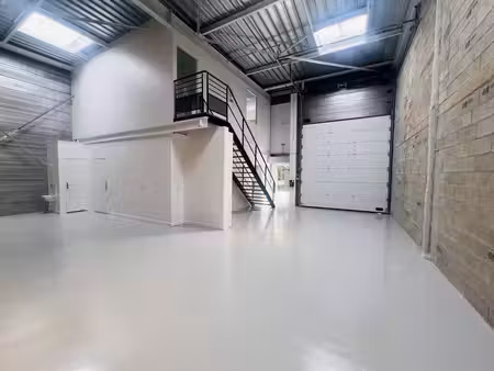 location local d’activités 186m²